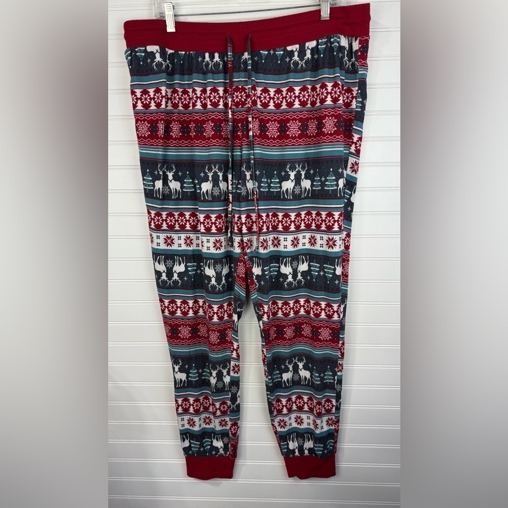 Maurice’s women’s red & blue jogger style holiday winter pajama pants. Size 1X.